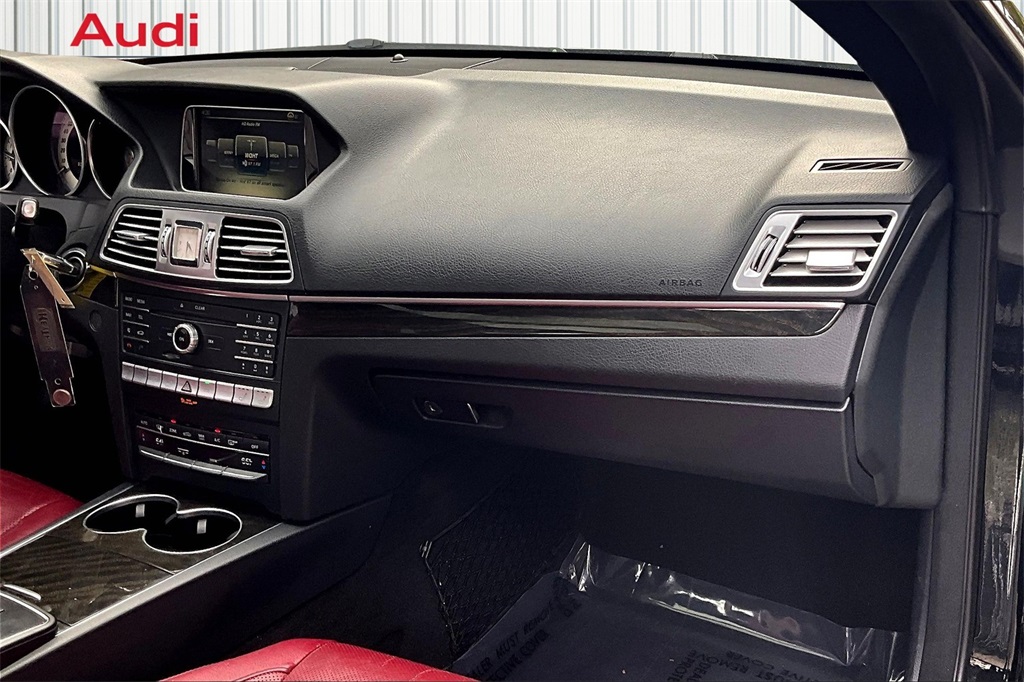 2016 Mercedes Benz E 400 4MATIC photo 23