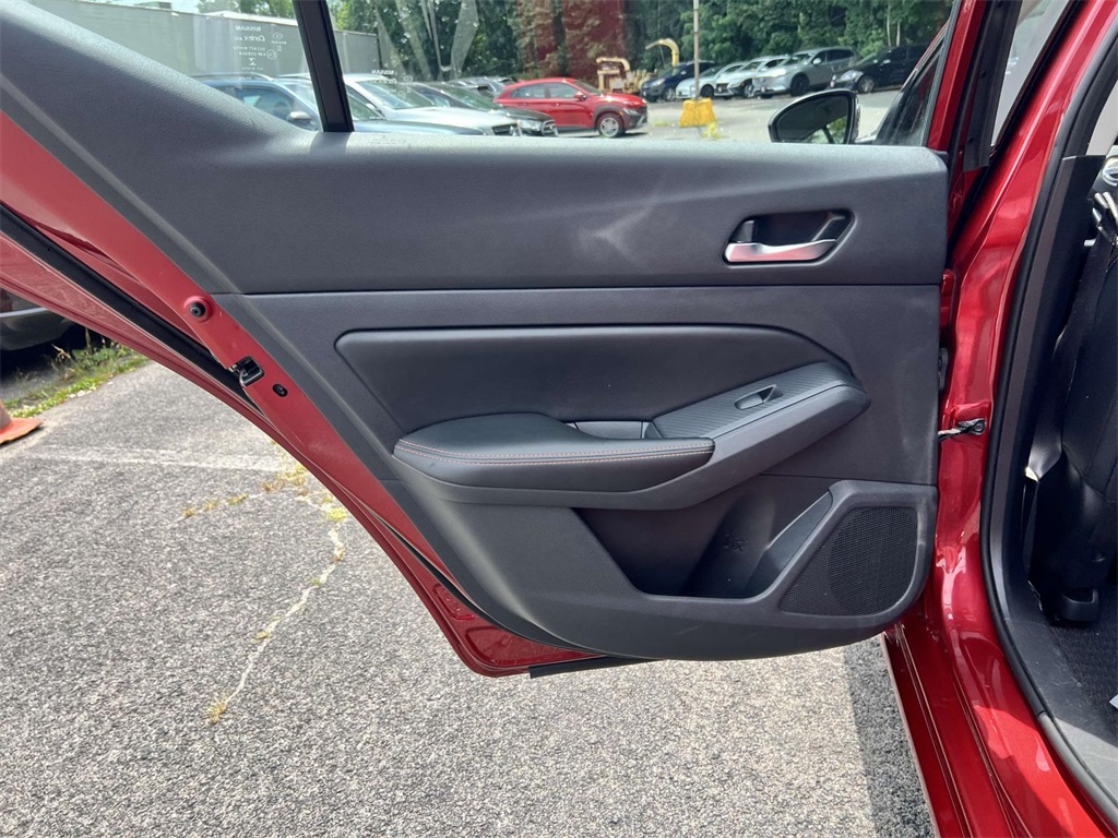 2022 Nissan Altima 2.5 SR photo 11