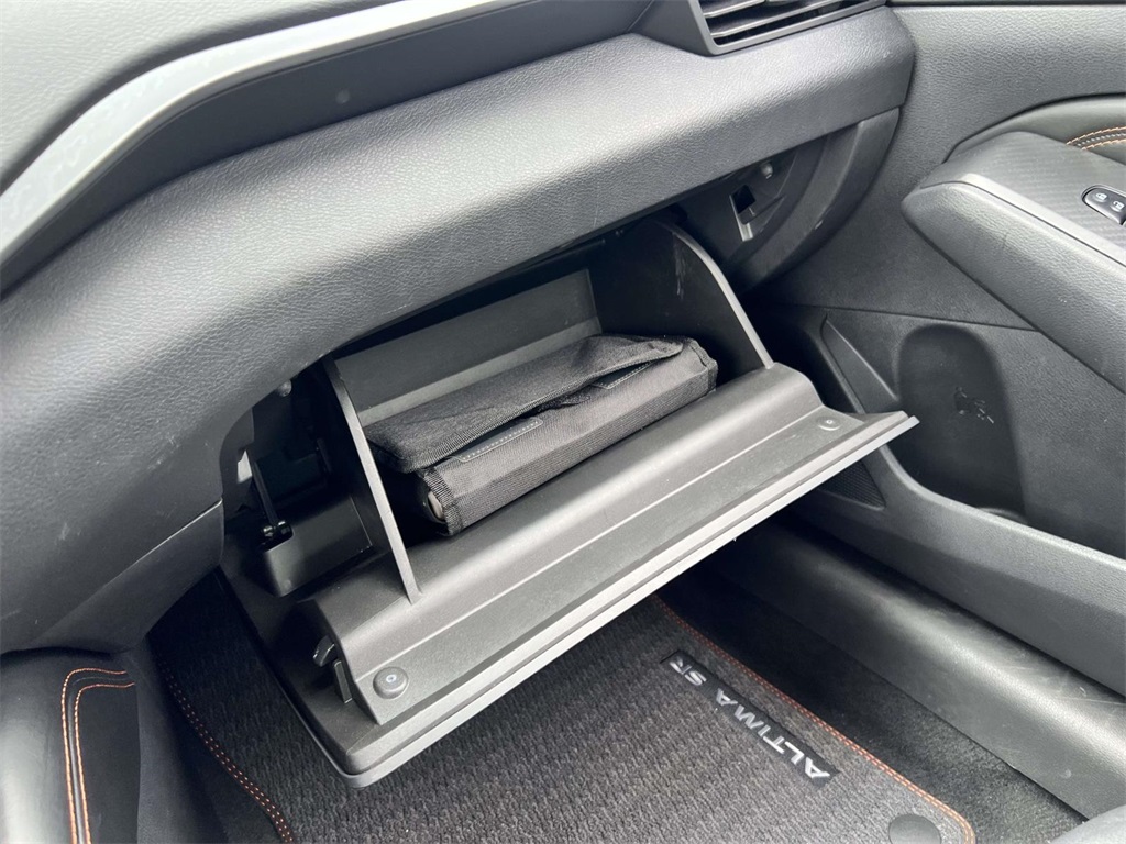 2022 Nissan Altima 2.5 SR photo 27