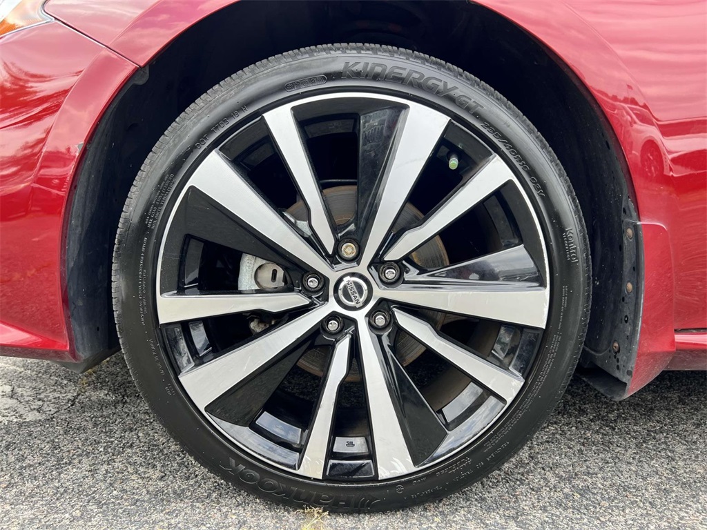 2022 Nissan Altima 2.5 SR photo 9