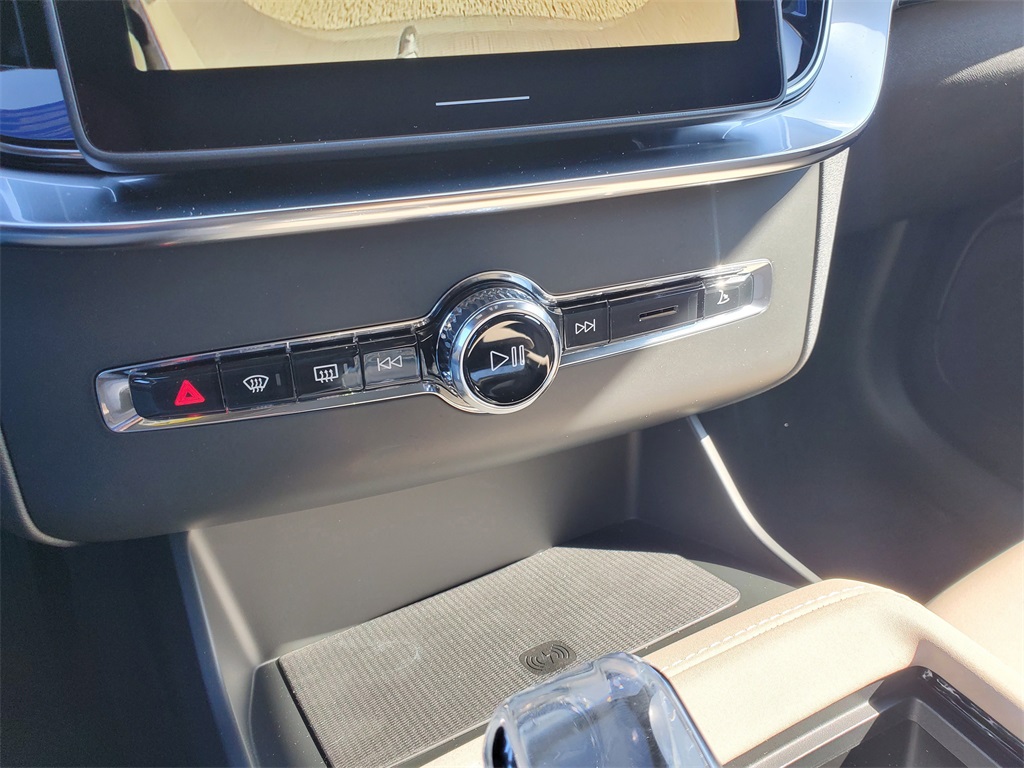 new 2026 Volvo XC90 car, priced at $69,360