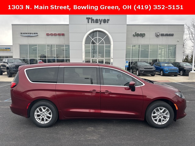 used 2017 Chrysler Pacifica LX 4D Passenger Van