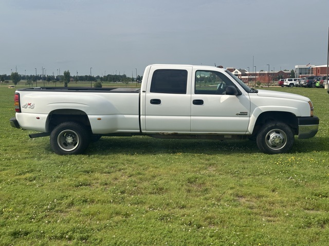 2004 Chevrolet Silverado 3500 Base