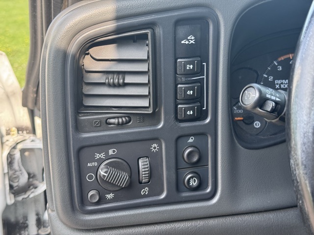 2004 Chevrolet Silverado 3500 Base