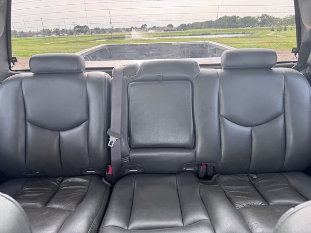 2004 Chevrolet Silverado 3500 Base