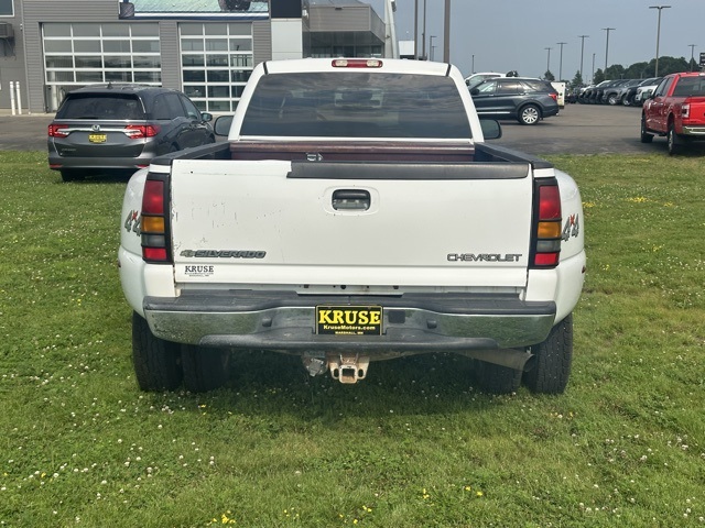 2004 Chevrolet Silverado 3500 Base