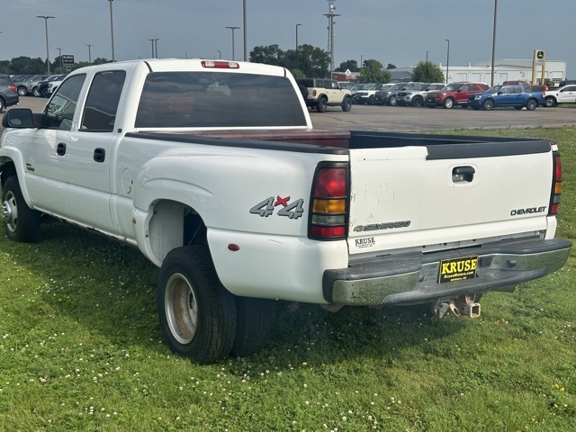 2004 Chevrolet Silverado 3500 Base