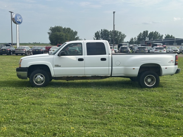 2004 Chevrolet Silverado 3500 Base