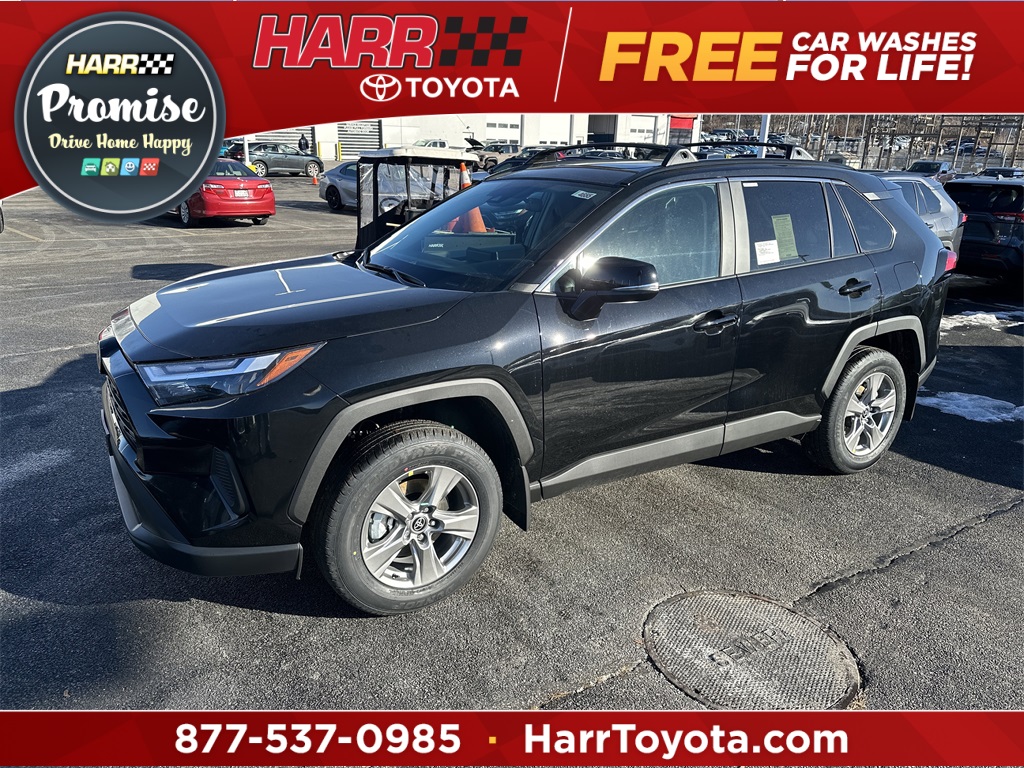 2025 Toyota RAV4 XLE's photo