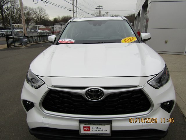 used 2023 Toyota Highlander car, priced at $36,999
