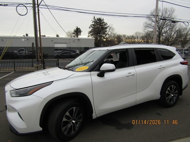 used 2023 Toyota Highlander car, priced at $36,999