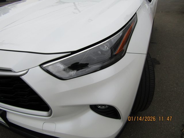 used 2023 Toyota Highlander car, priced at $36,999