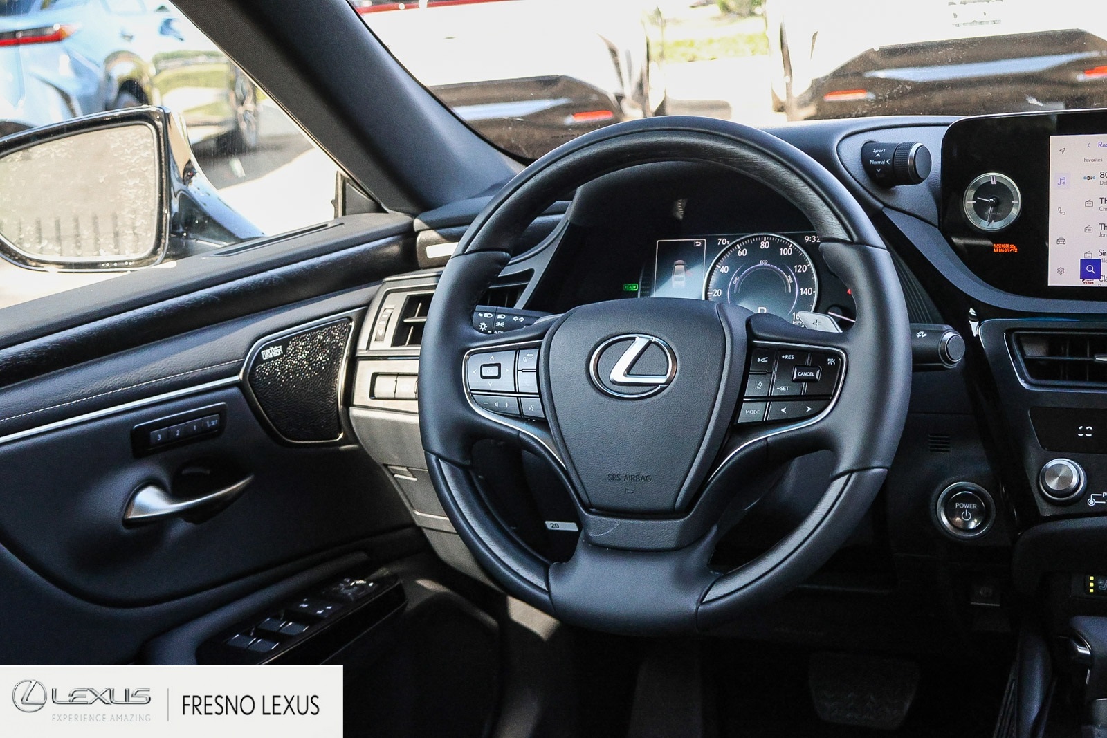 2025 Lexus ES 300h Luxury photo 18
