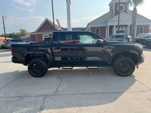 2025 Toyota Tacoma SR5 Double Cab photo 4