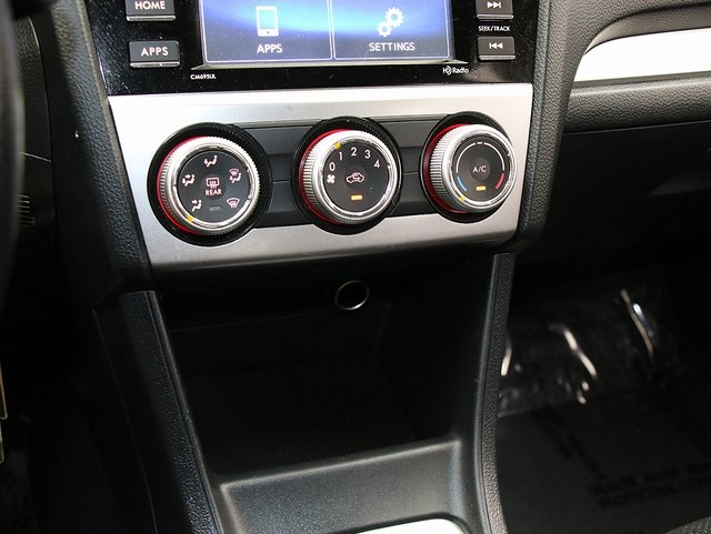2016 Subaru Impreza 2.0i Premium photo 18