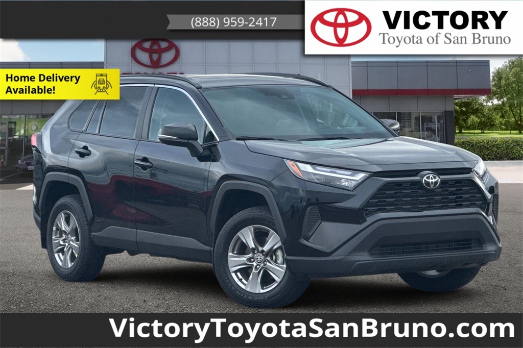 2025 Toyota RAV4 XLE's photo