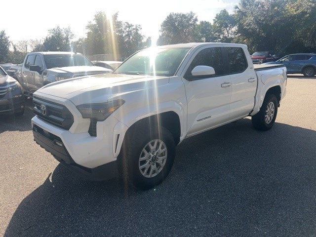 2024 Toyota Tacoma SR5's photo