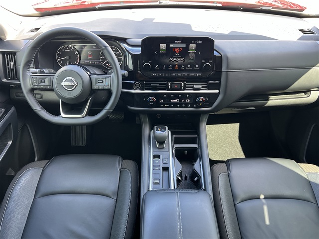 2024 Nissan Pathfinder SL photo 2