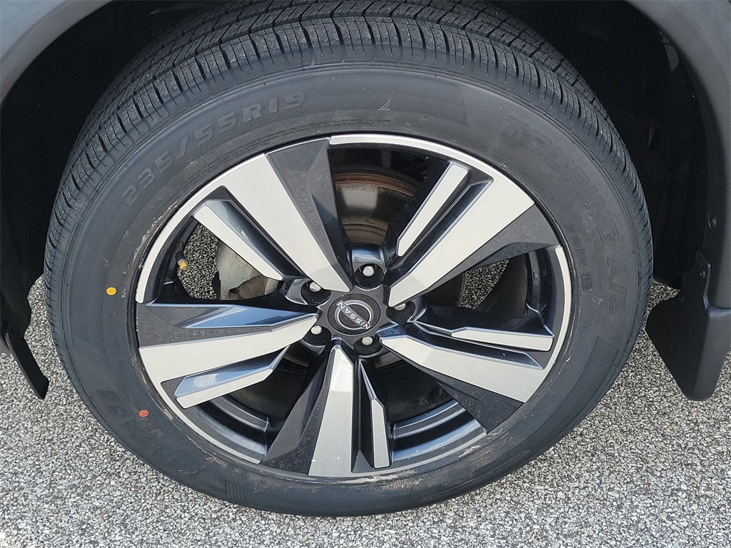 2021 Gun Metallic Nissan Rogue SL FWD SUV