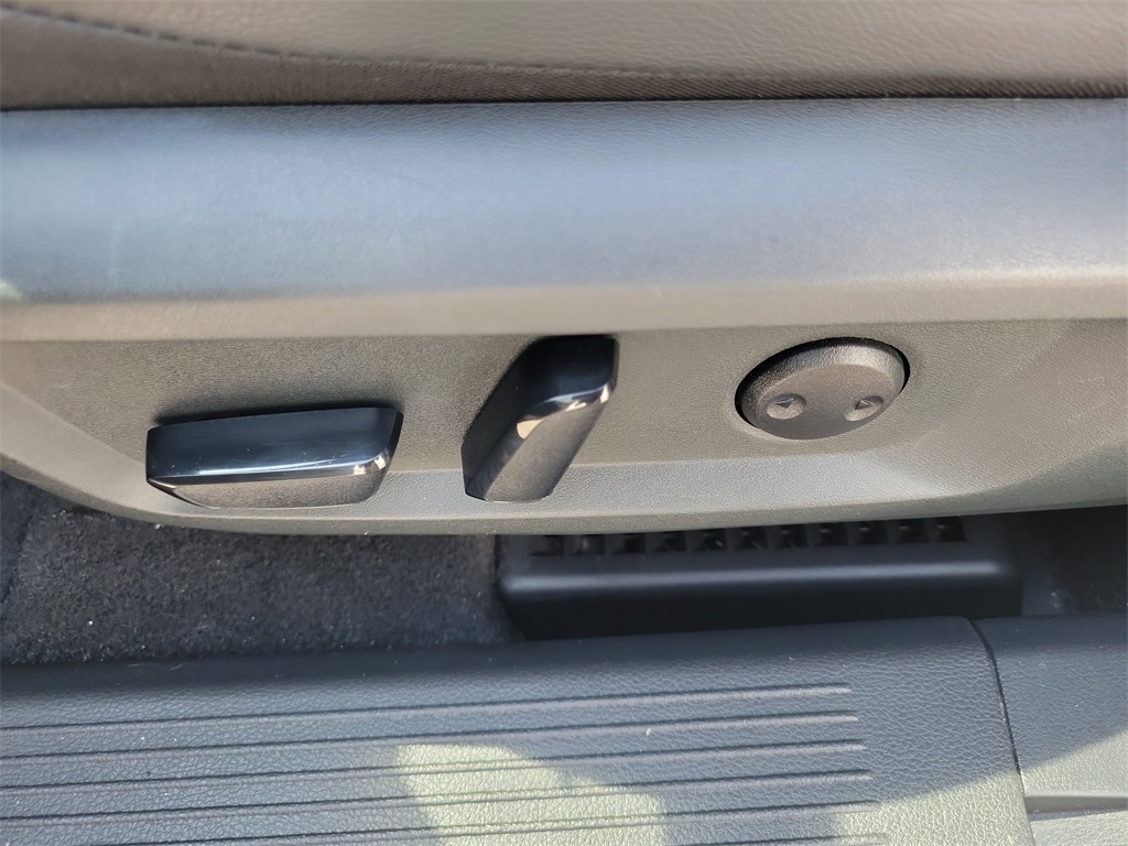 2021 Gun Metallic Nissan Rogue SL FWD SUV