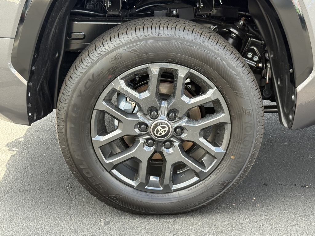 2025 Toyota Tundra Platinum CrewMax photo 13