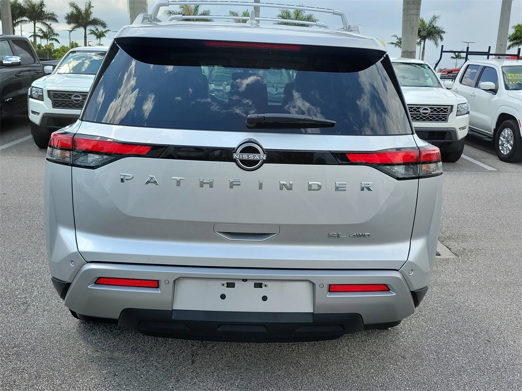 2022 Brilliant Silver Metallic Nissan Pathfinder SL 4X4 SUV