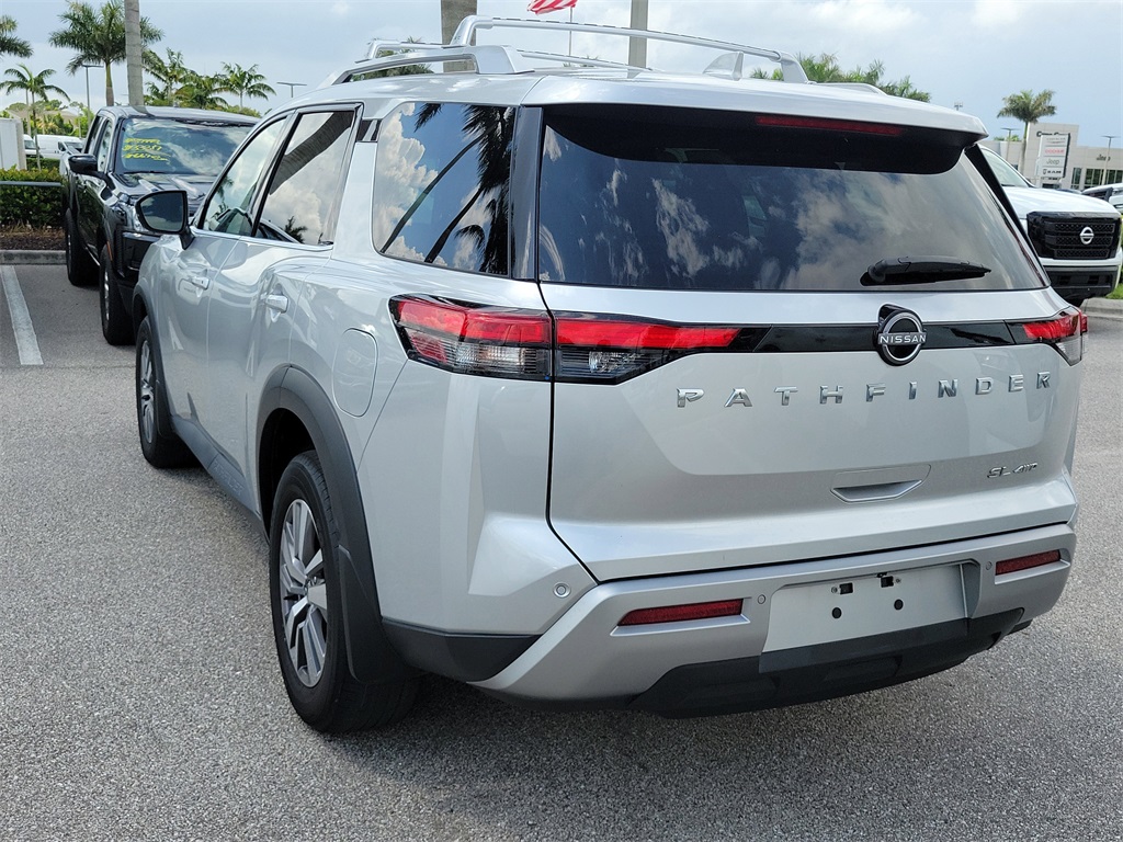 2022 Brilliant Silver Metallic Nissan Pathfinder SL 4X4 SUV