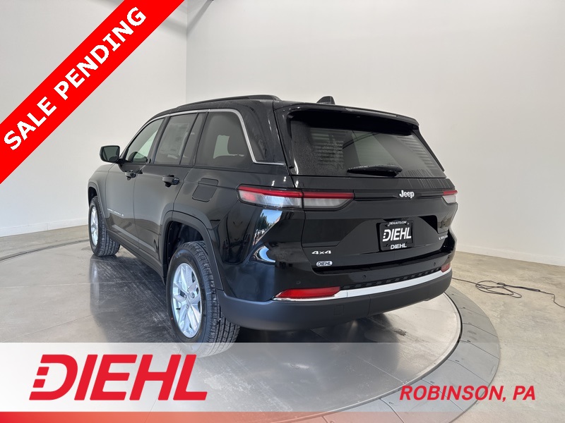 2025 Jeep Grand Cherokee Laredo X photo 2