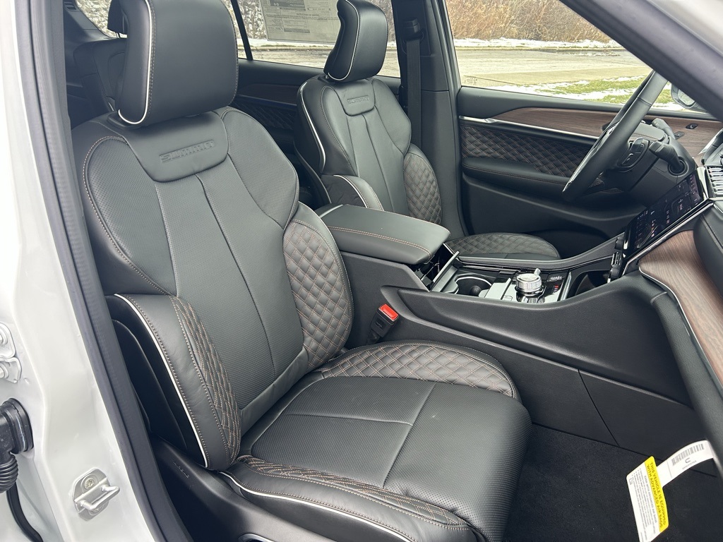 new 2025 Jeep Grand Cherokee L car, priced at $60,055