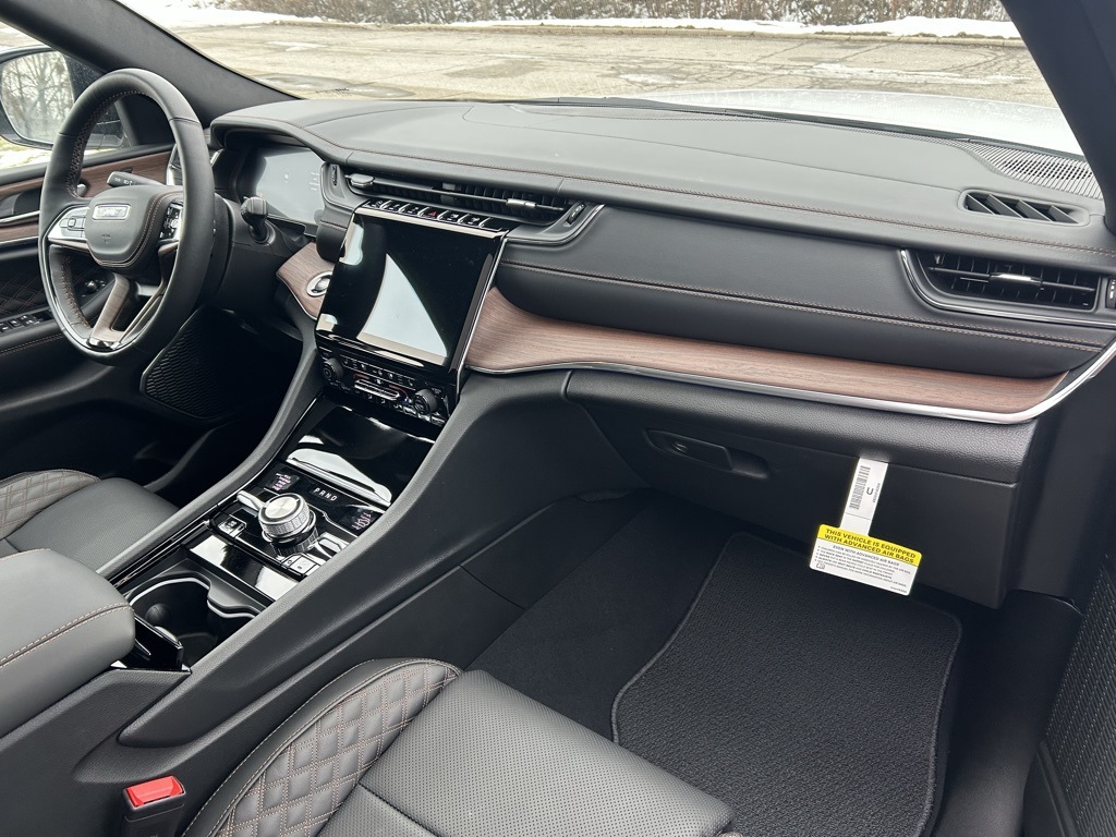 new 2025 Jeep Grand Cherokee L car, priced at $60,055