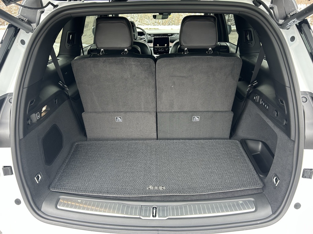 new 2025 Jeep Grand Cherokee L car, priced at $60,055