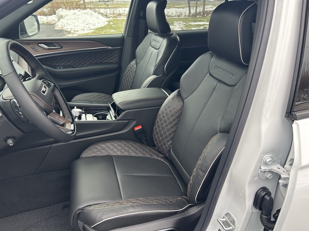 new 2025 Jeep Grand Cherokee L car, priced at $60,055