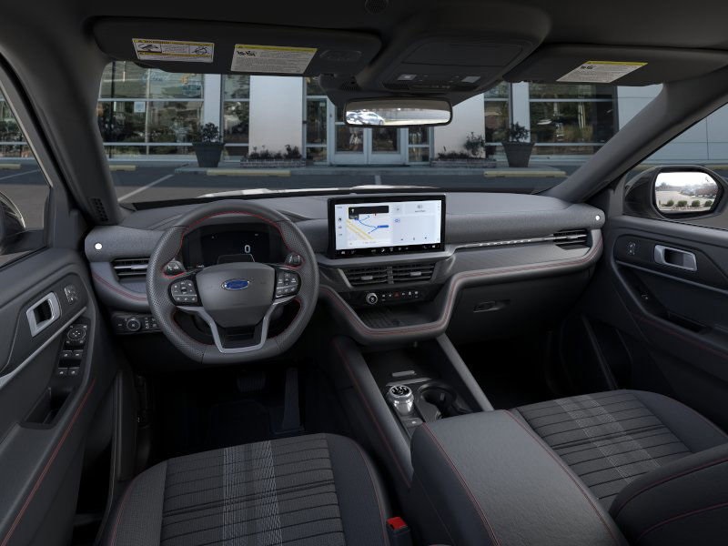 2025 Ford Explorer ST-Line photo 8
