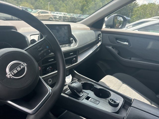 2023 Nissan Rogue SV photo 4
