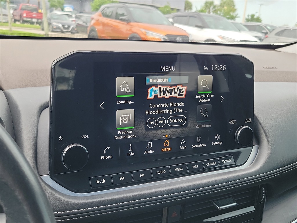 2022 Pearl White Tricoat/Super Black Nissan Rogue Platinum FWD SUV
