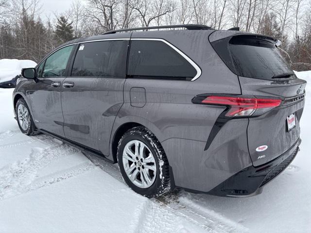 Used 2021 Toyota Sienna Van