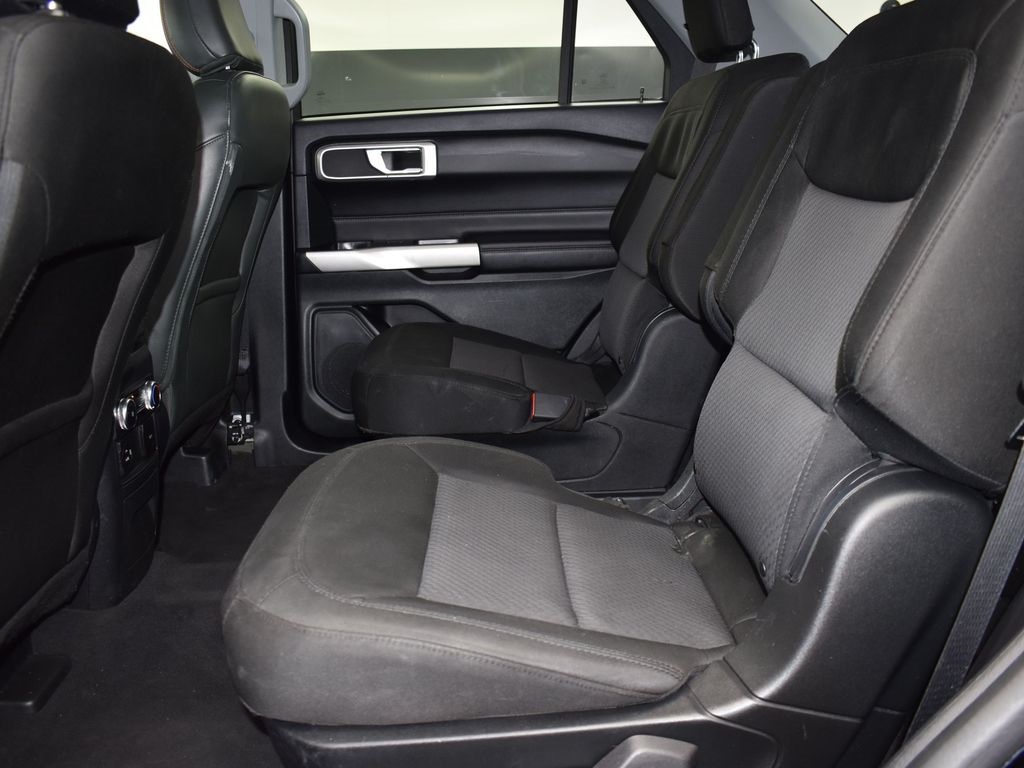 2022 Agate Black Metallic Ford Explorer XLT RWD SUV