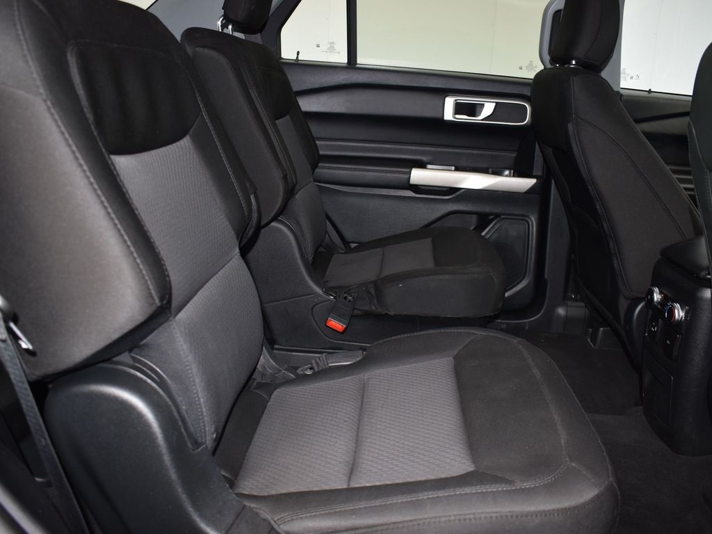 2022 Agate Black Metallic Ford Explorer XLT RWD SUV