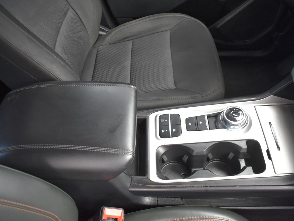 2022 Agate Black Metallic Ford Explorer XLT RWD SUV