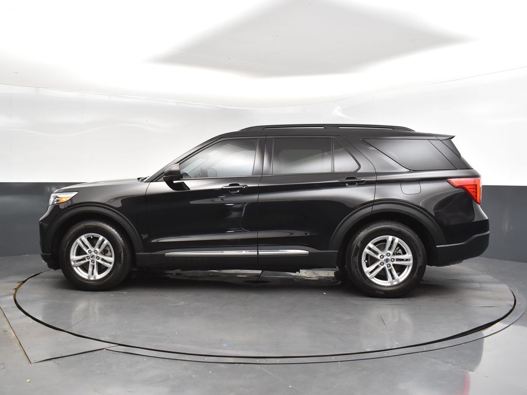 2022 Agate Black Metallic Ford Explorer XLT RWD SUV