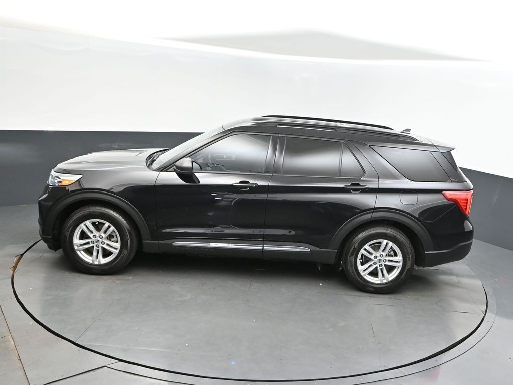 2022 Agate Black Metallic Ford Explorer XLT RWD SUV