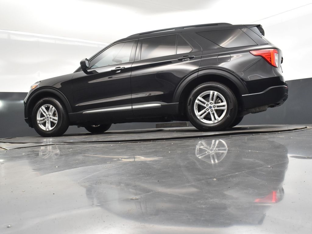 2022 Agate Black Metallic Ford Explorer XLT RWD SUV