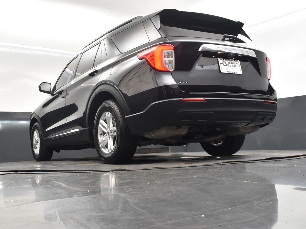 2022 Agate Black Metallic Ford Explorer XLT RWD SUV