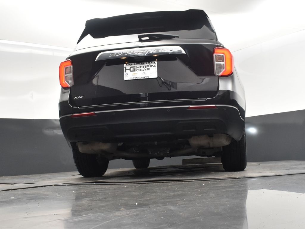 2022 Agate Black Metallic Ford Explorer XLT RWD SUV