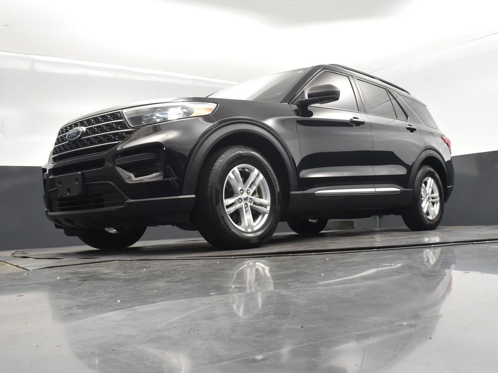 2022 Agate Black Metallic Ford Explorer XLT RWD SUV
