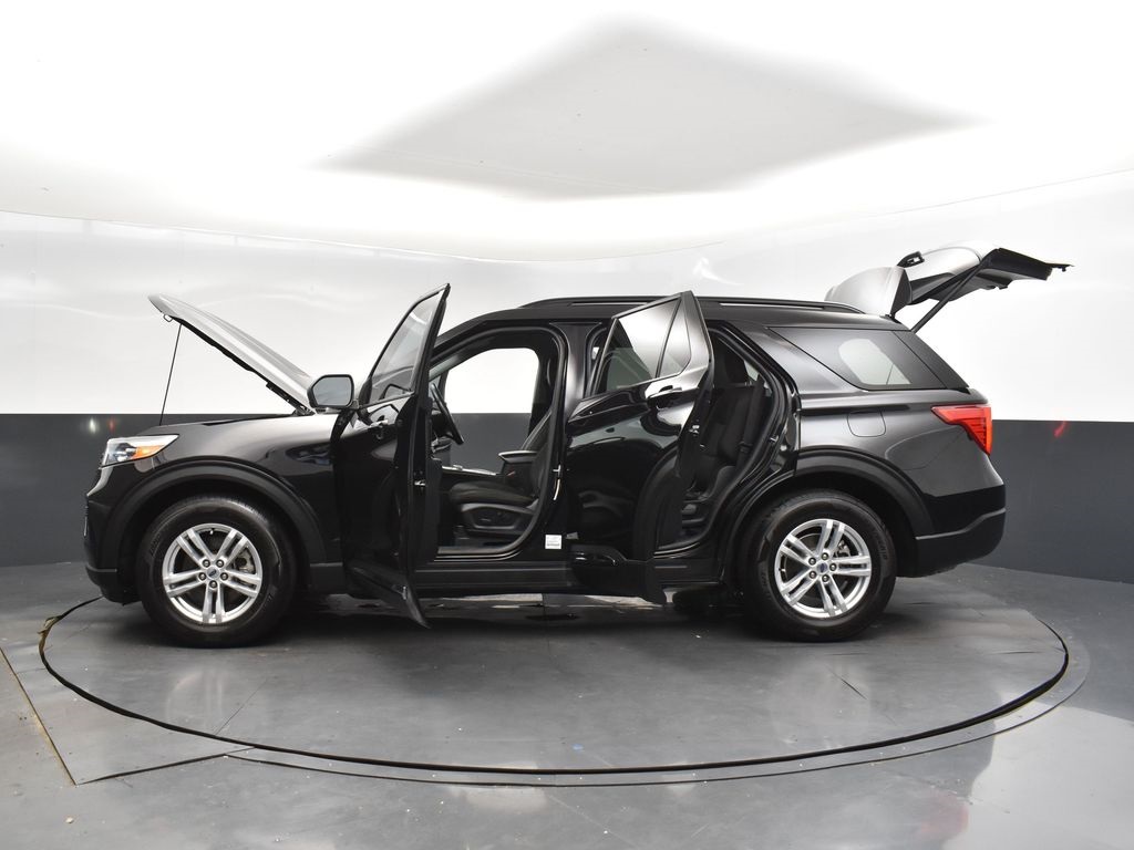 2022 Agate Black Metallic Ford Explorer XLT RWD SUV