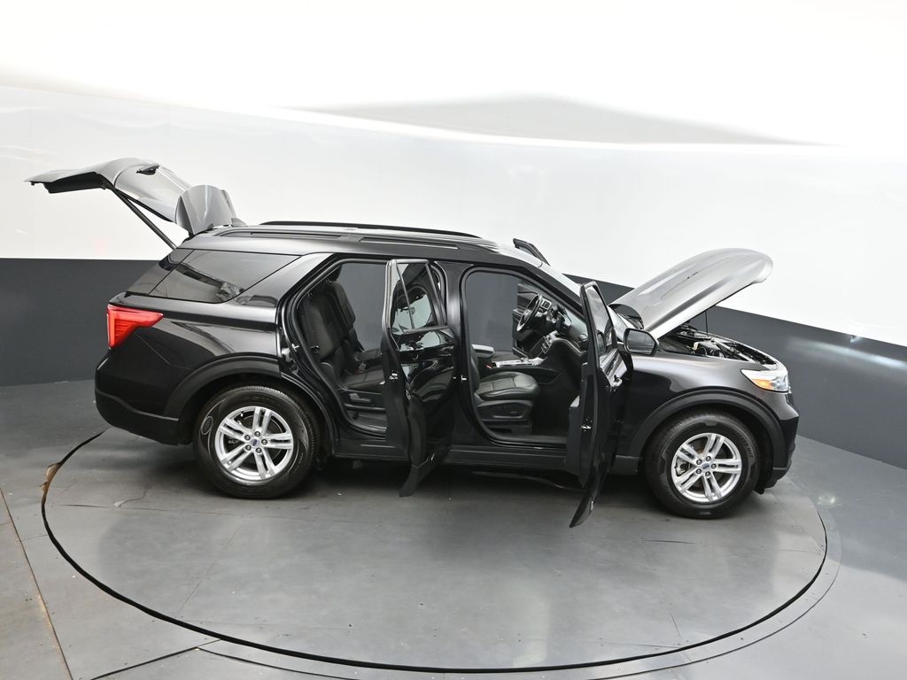 2022 Agate Black Metallic Ford Explorer XLT RWD SUV
