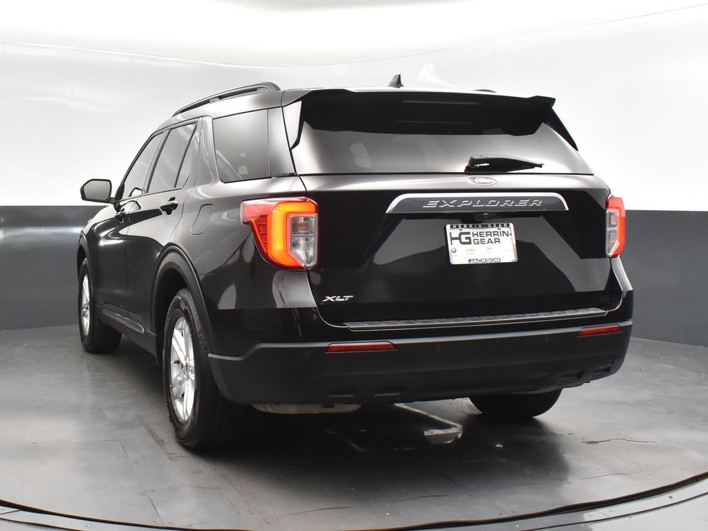 2022 Agate Black Metallic Ford Explorer XLT RWD SUV