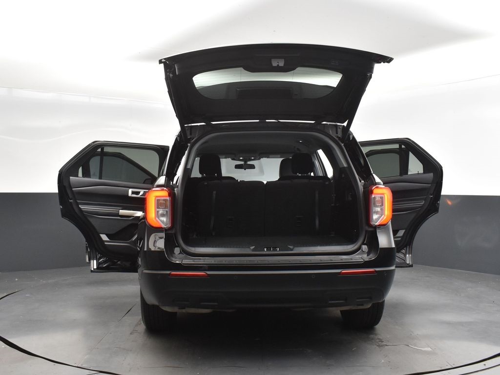 2022 Agate Black Metallic Ford Explorer XLT RWD SUV
