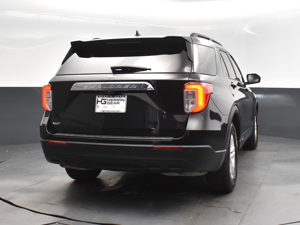 2022 Agate Black Metallic Ford Explorer XLT RWD SUV
